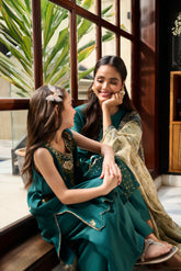 SS24DA-2384 DARK GREEN 2PCS EMBROIDERED KURTA WITH TROUSER