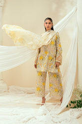 Yellow dupatta by Dhanak