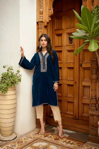 DA-1871 TURQUOISE BLUE EMBROIDERED KURTA