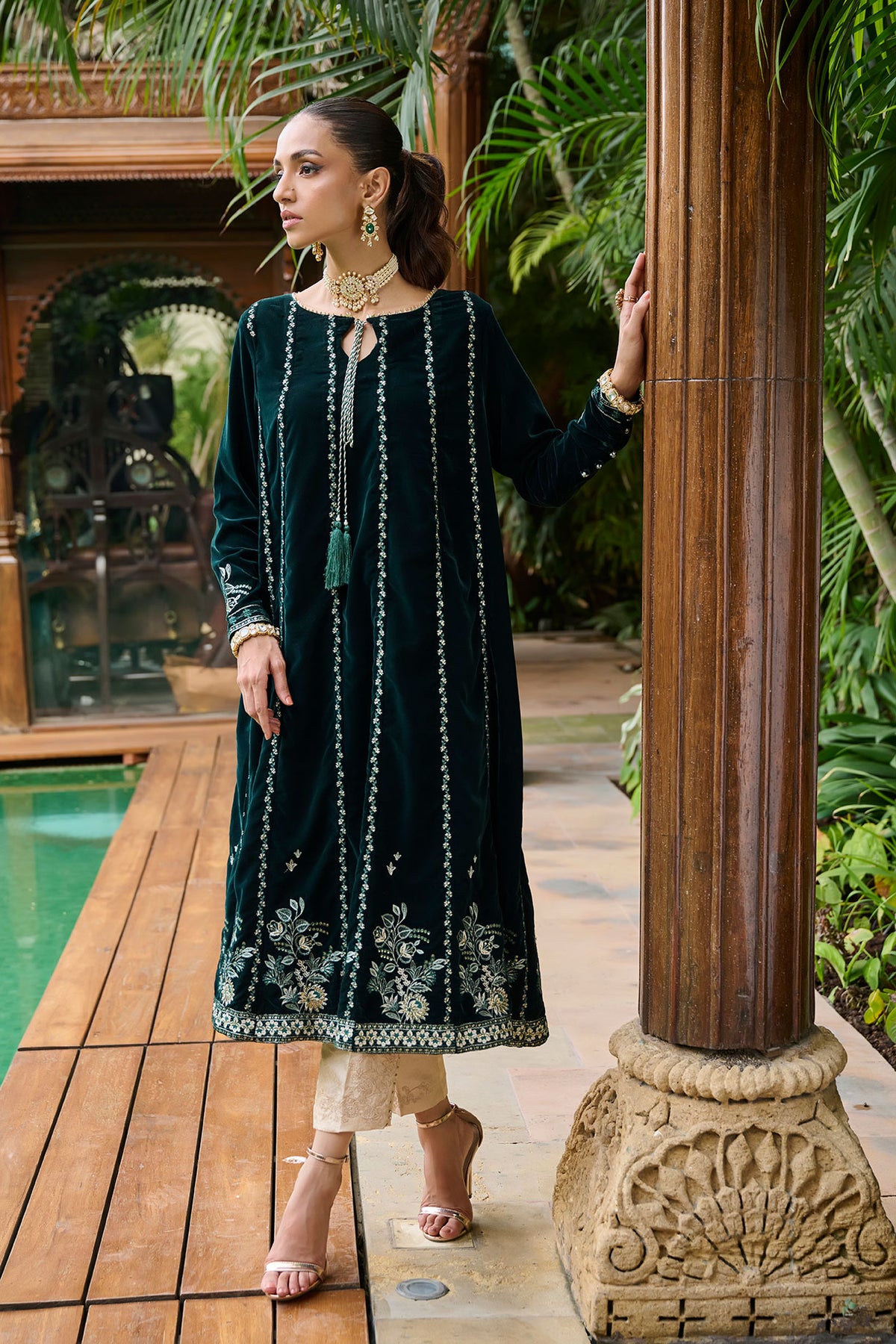 DA-1858 GREEN EMBROIDERED KURTA