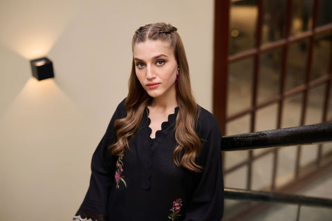 DC-2298 BLACK 2PCS  EMBROIDERED KURTA WITH TROUSER