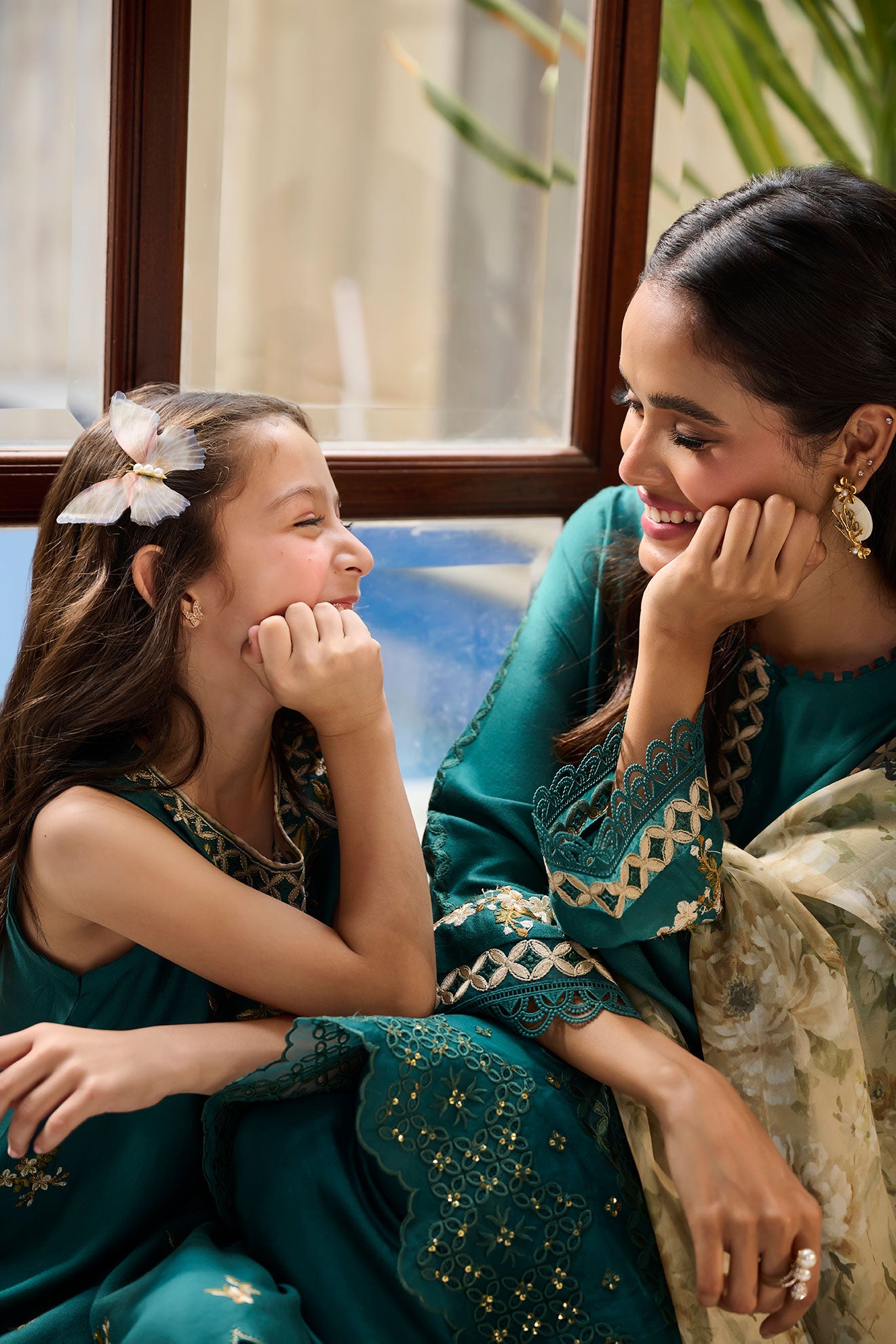 SS24DA-2384 DARK GREEN 2PCS  EMBROIDERED KURTA WITH TROUSER