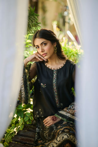 SS24DA-2391   BLACK  2PCS  EMBROIDERED KURTA WITH TROUSER