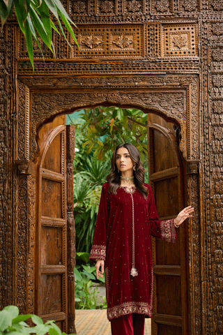 DA-2229 MAROON EMBROIDERED KURTA WITH TROUSER