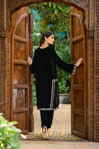 DA-1874 BLACK EMBROIDERED KURTA