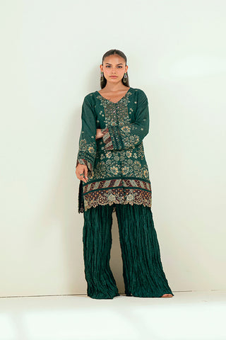 Green 2-piece silk suit with delicate floral embroidery