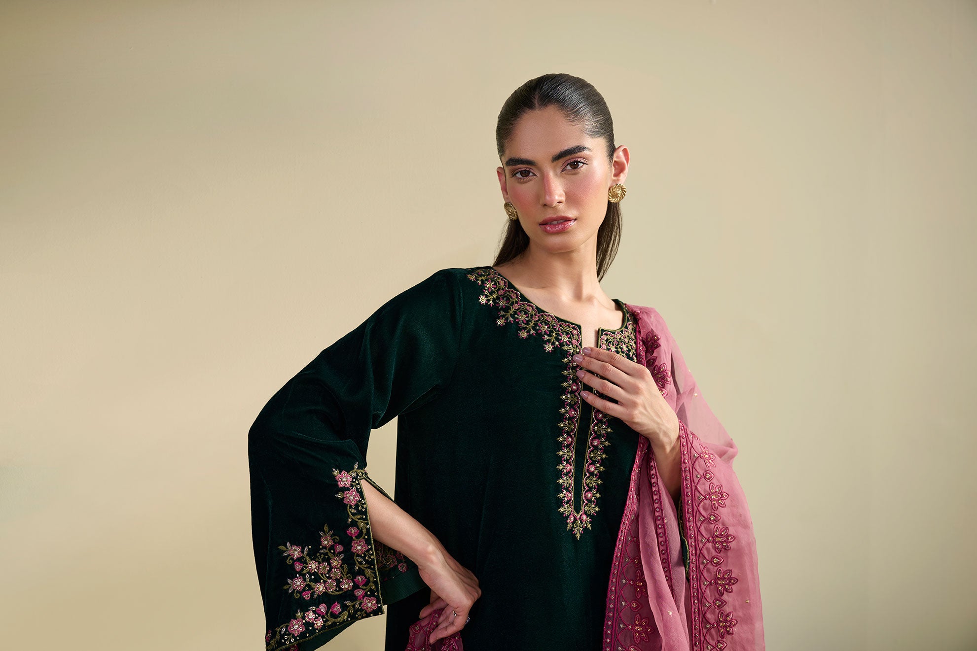FW25DA-2825 Bottle green velvet shirt featuring floral motifs in pink and gold with shimmering sequin accents