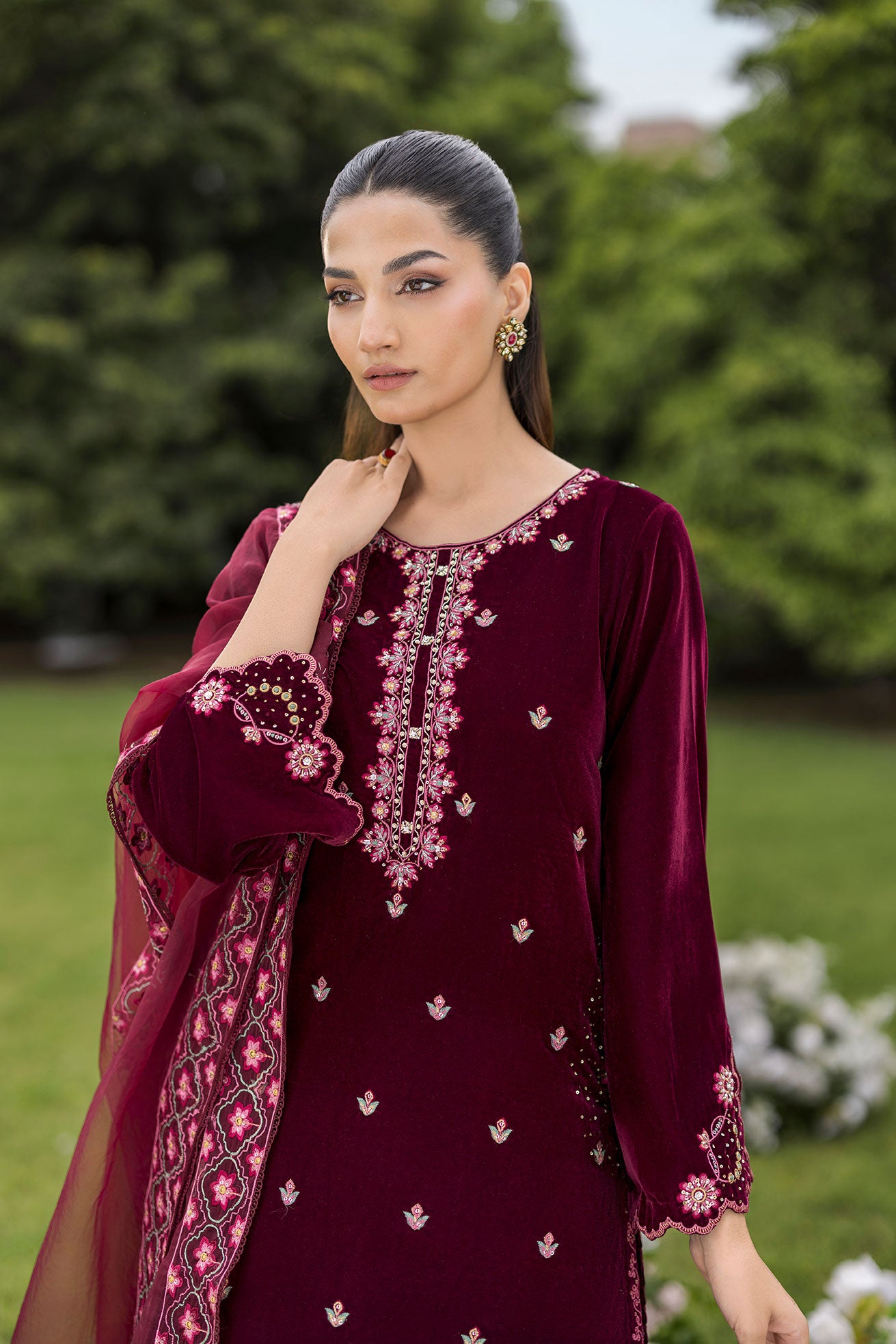FW25DA-2826 Maroon velvet ensemble with thread and sequin embroidery on sleeves, paired with crinkle-textured wide-leg pants.