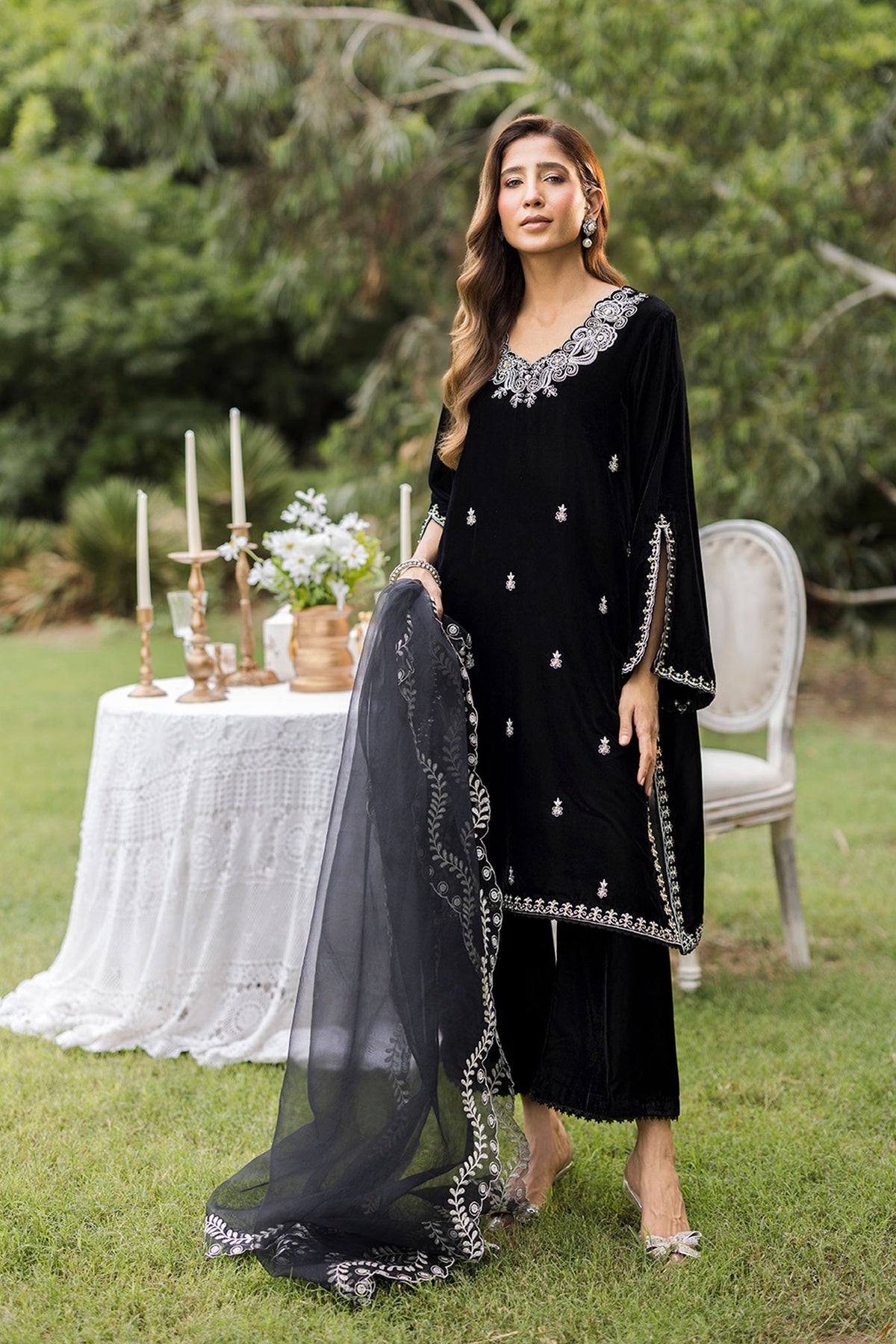 FW25DA-2833  BLACK  2PCS  EMBROIDERED KURTA WITH TROUSER