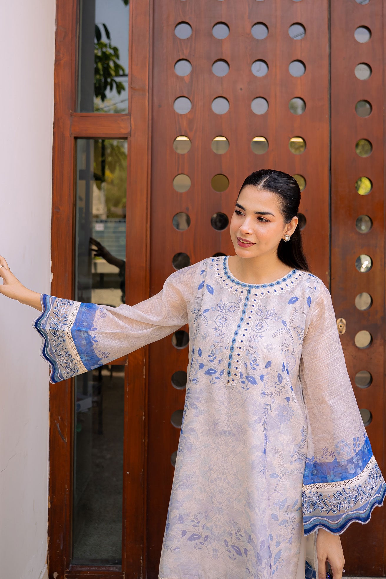 FW25DA-2864 OFF-WHITE 2PCS  EMBROIDERED KURTA WITH TROUSER