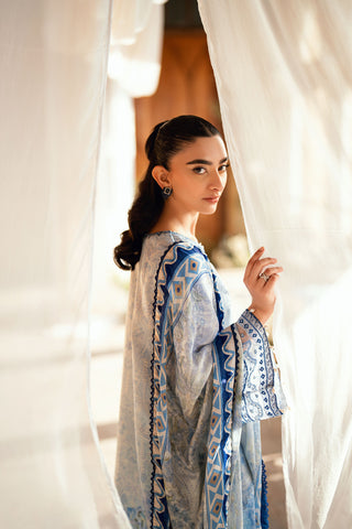 SS26DA-2891 Sky blue 2-piece shamoz silk suit with refined hand-embellished detailing and a sophisticated silhouette.