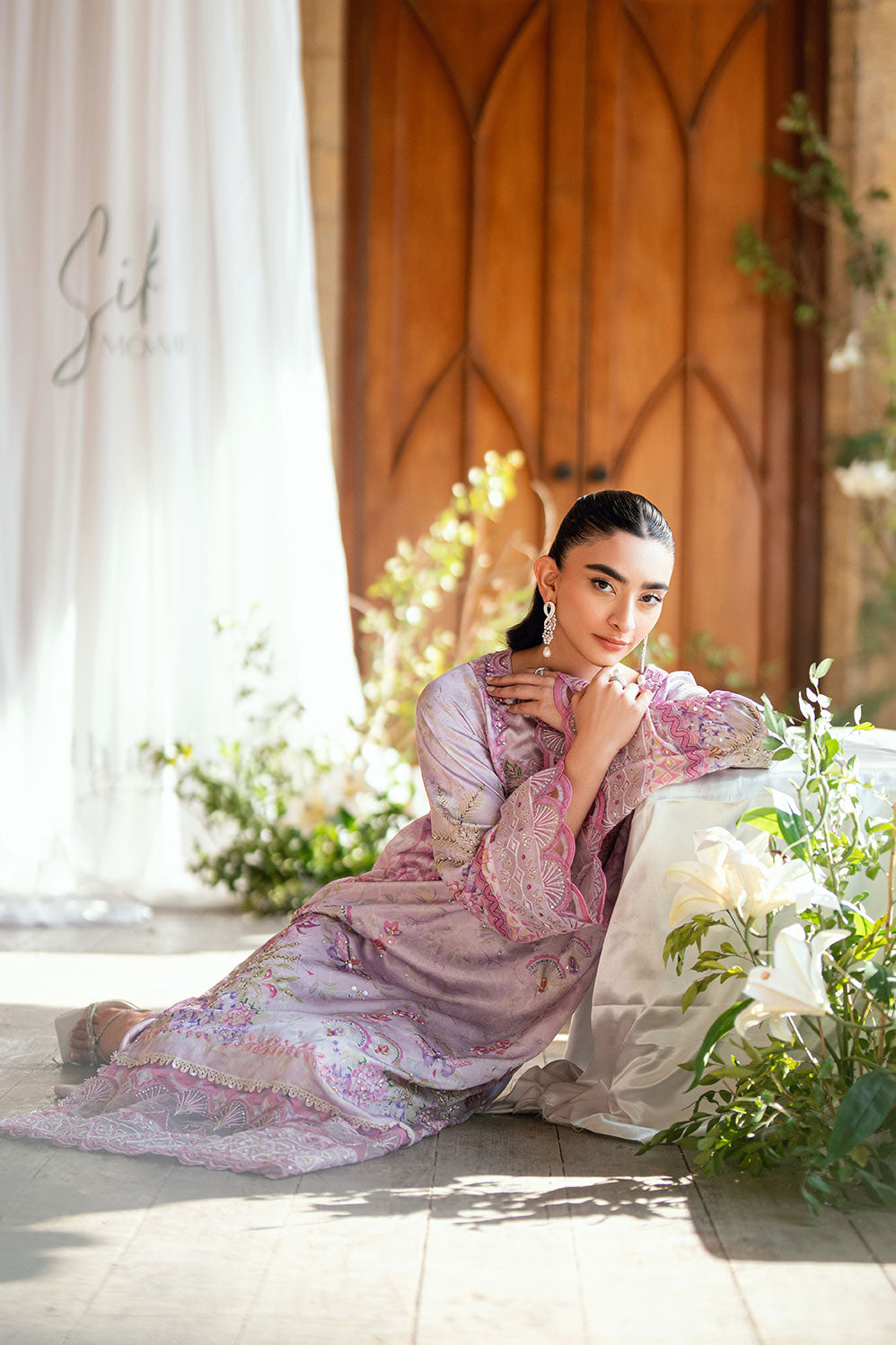 SS26DA-2896 Lilac 2-piece shamoz silk ensemble with a softly printed kurta, delicate embroidery, and straight pants.