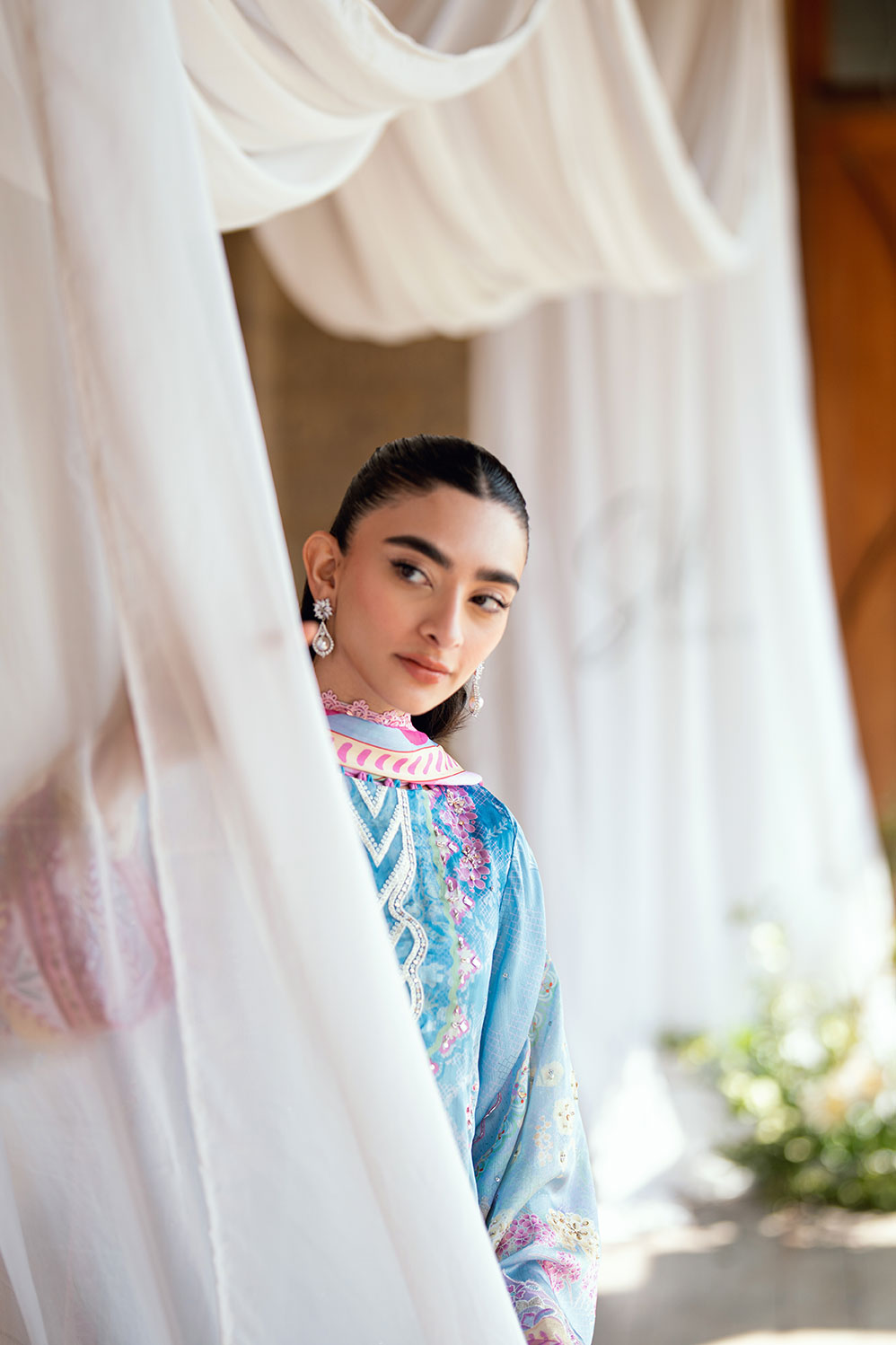 SS26DA-2898 Blue 2-piece satin silk ensemble featuring delicate embroidery over a soft print and flared pants with lace hem.