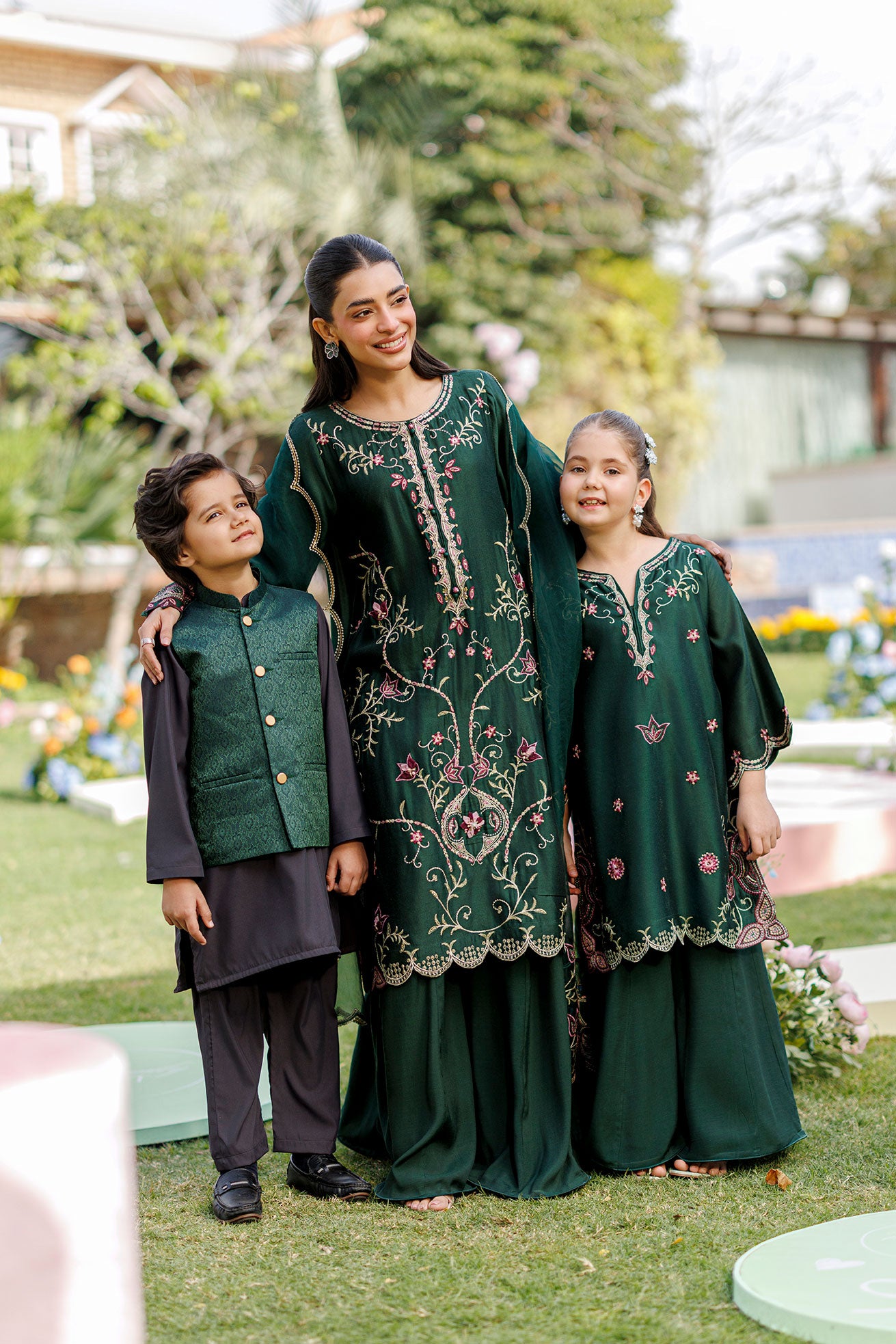 SS26DA-2902 BOTTLE GREEN 2PCS  EMBROIDERED KURTA WITH TROUSER