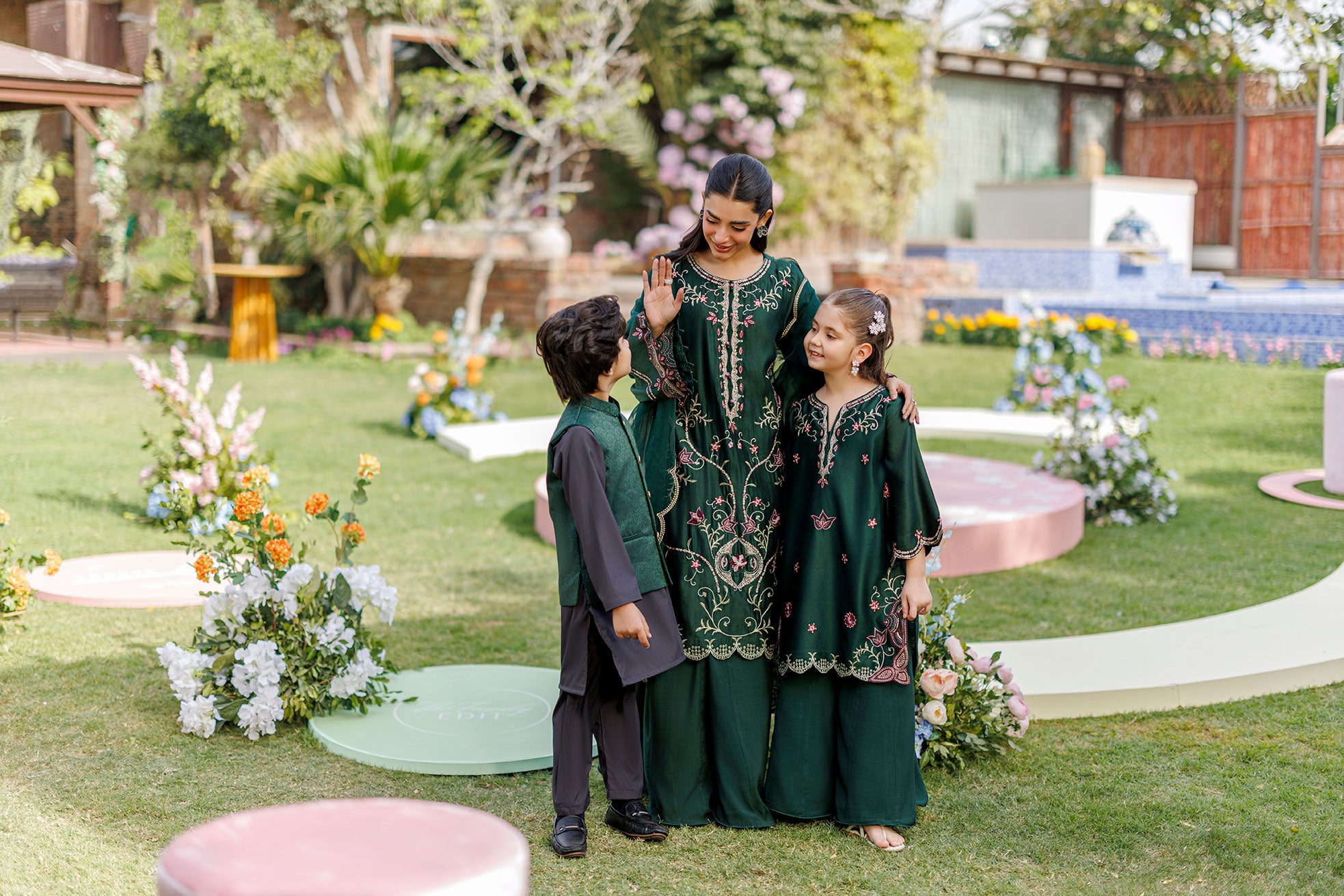 SS26DA-2902 BOTTLE GREEN 2PCS  EMBROIDERED KURTA WITH TROUSER