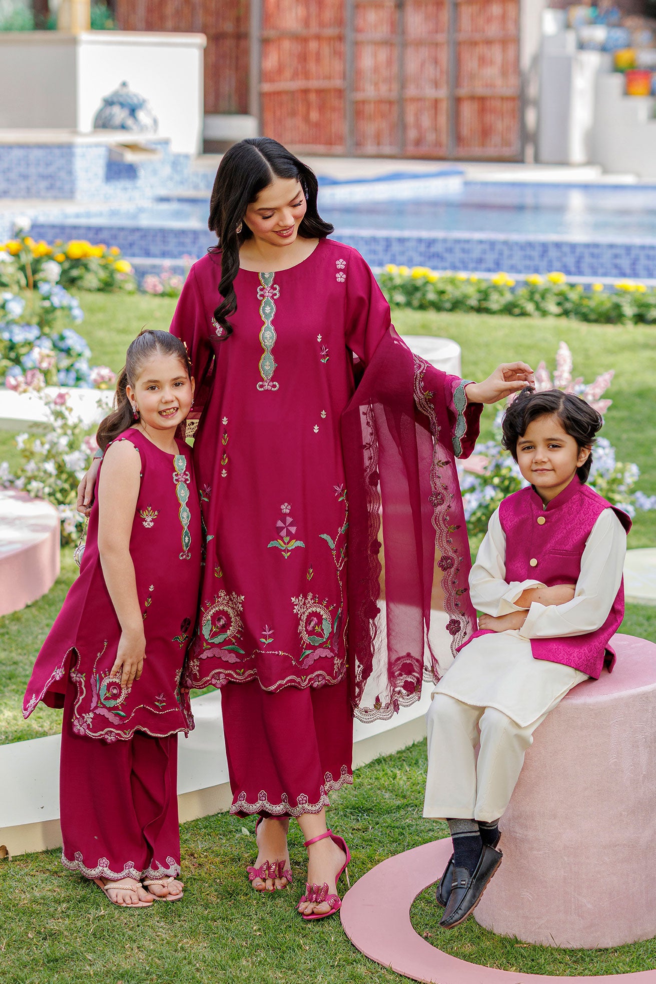 SS26DA-2903 MAGENTA 2PCS  EMBROIDERED KURTA WITH TROUSER