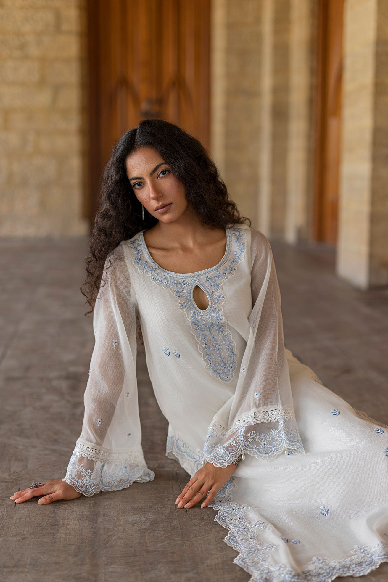 SS26DA-2924 WHITE 2PCS  EMBROIDERED KURTA WITH TROUSER
