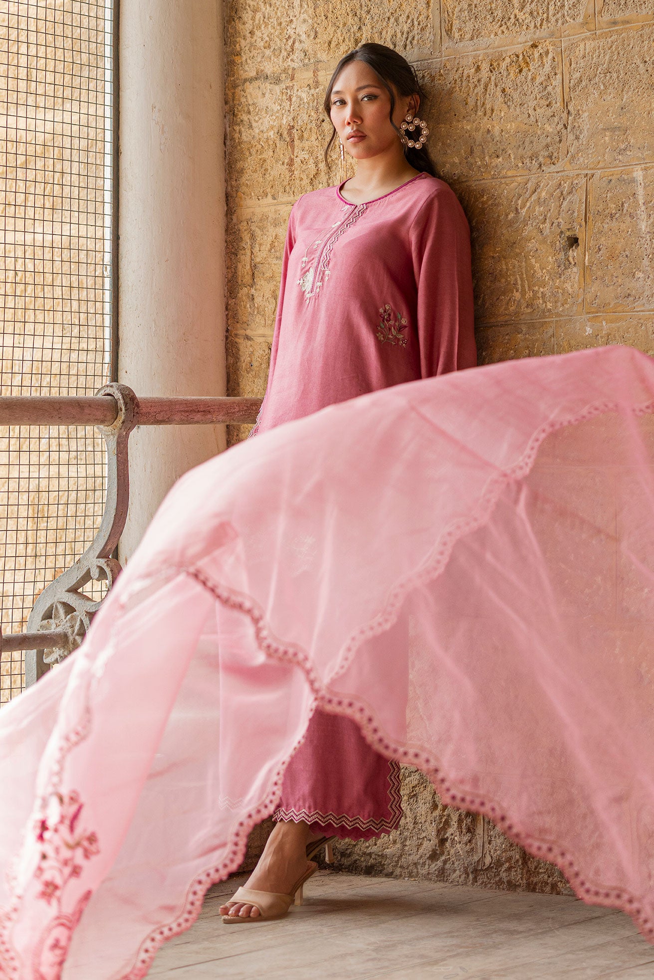 SS26DA-2926 PINK 2PCS  EMBROIDERED KURTA WITH TROUSER