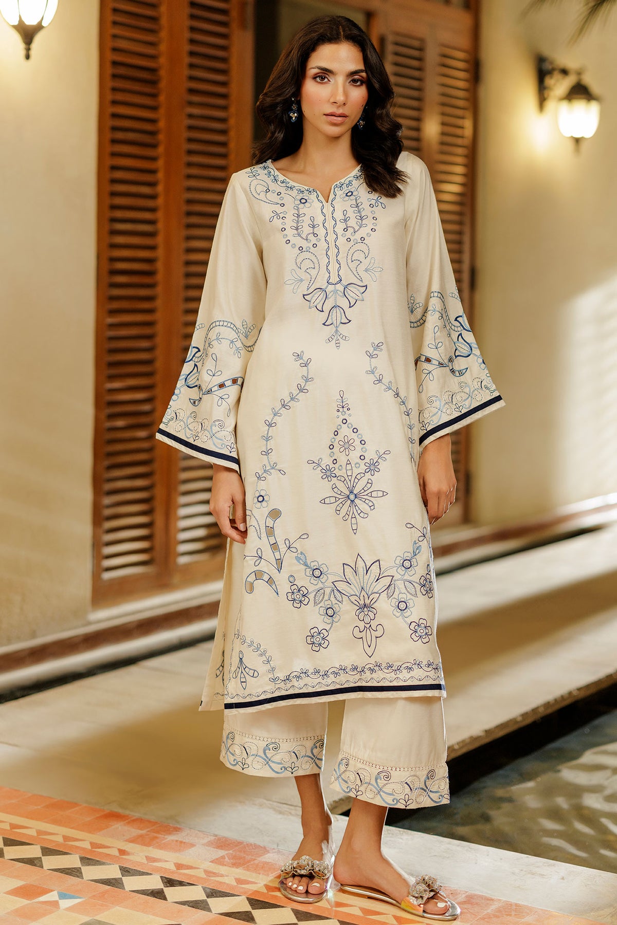 SS26DA-2961 OFF WHITE 2PCS  EMBROIDERED KURTA WITH TROUSER