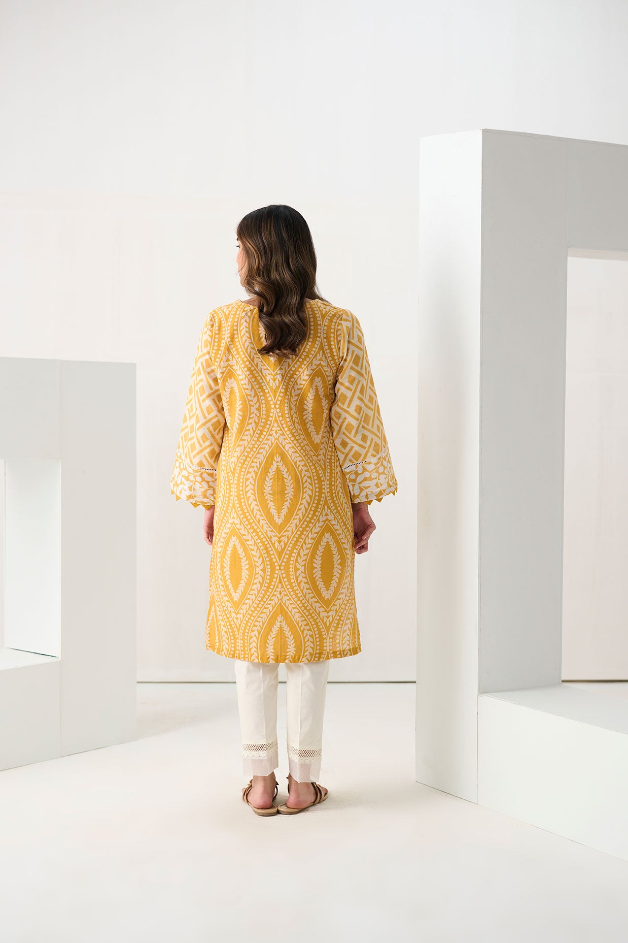 DC-0551 YELLOW PRINTED EMBROIDERED KURTA