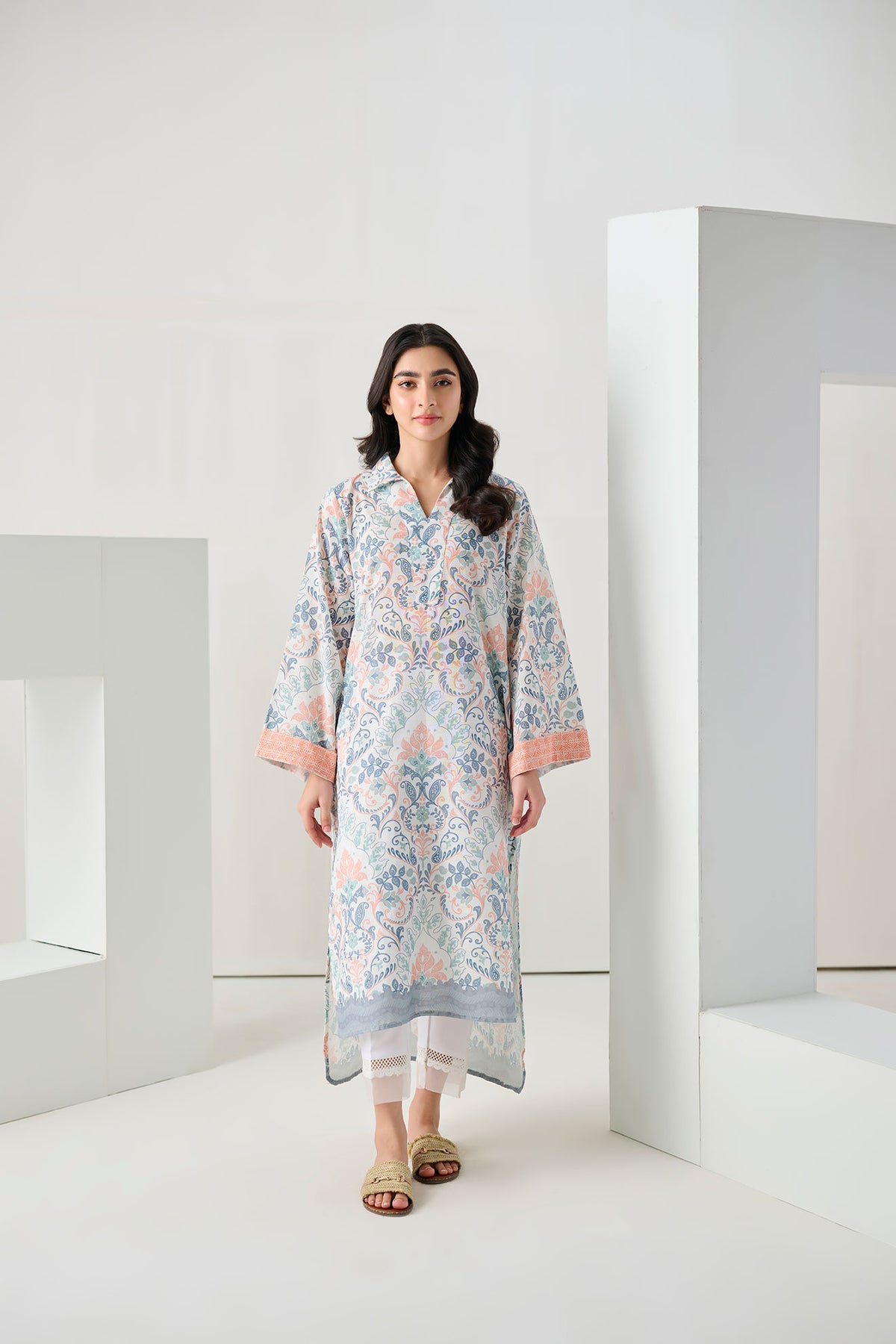 DC-0555 WHITE DIGITAL PRINTED KURTA