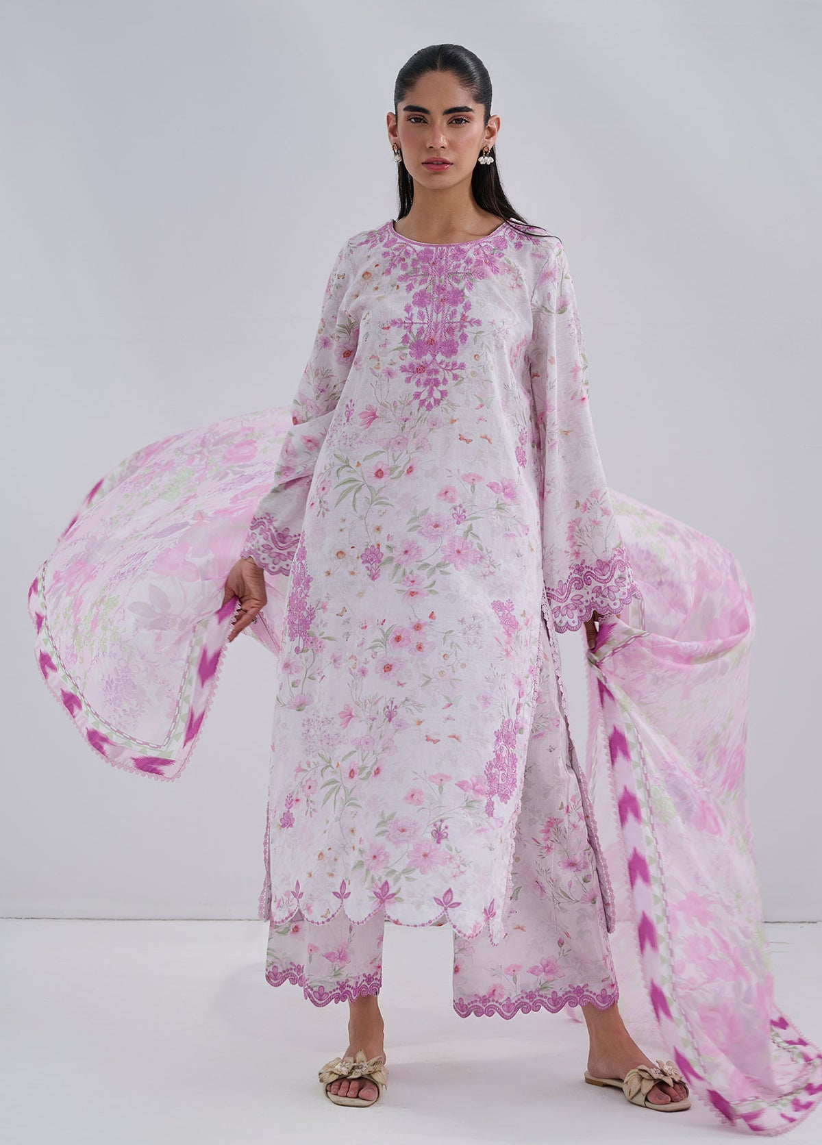 Pink printed dupatta for women by Dhanak