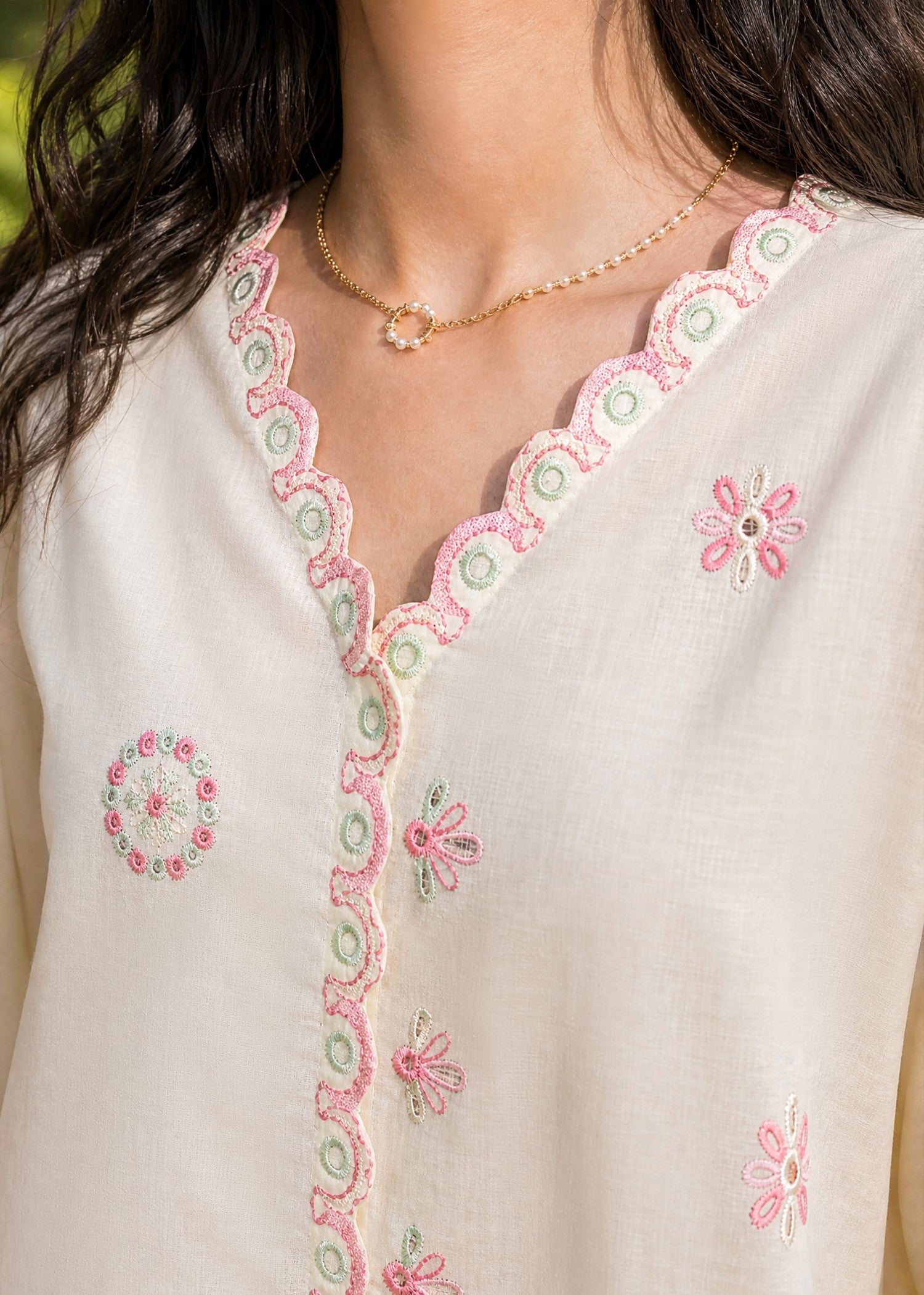SS26DC-2625 OFF WHITE 2PCS  EMBROIDERED KURTA WITH TROUSER