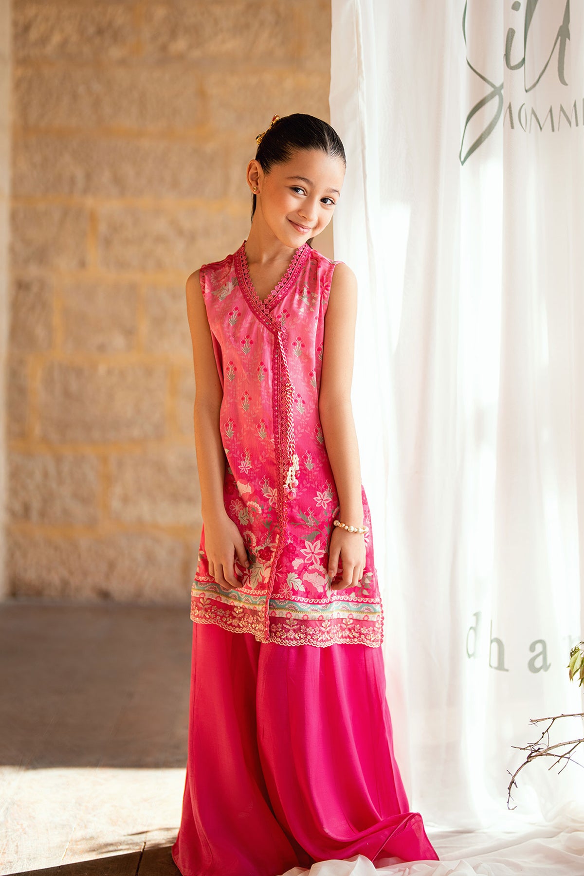Kids pink 2-piece satin silk outfit with delicate embroidery.