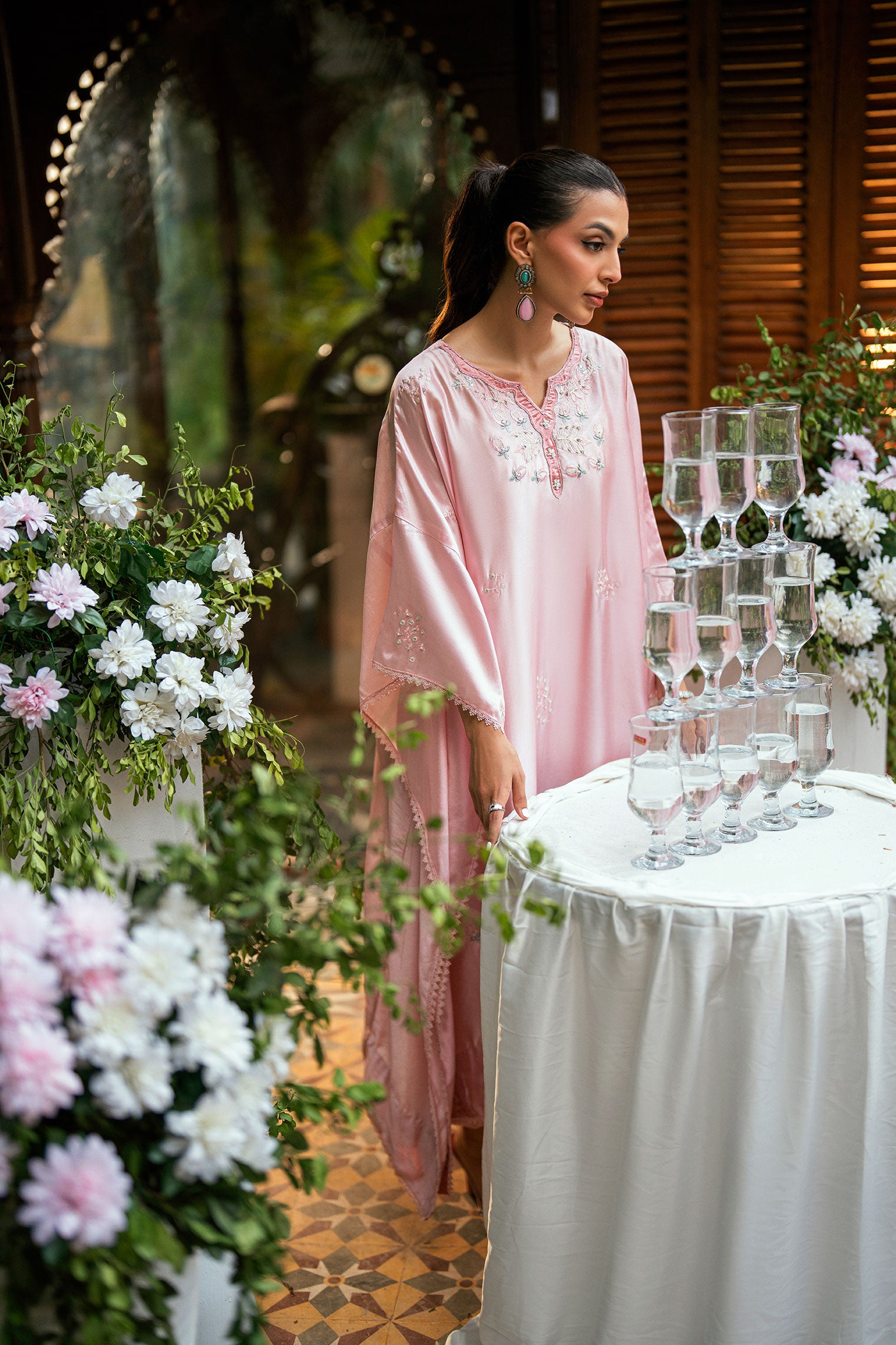 Pink 2-piece sheesha silk outfit featuring a contemporary butterfly cut and elegant embroidery.