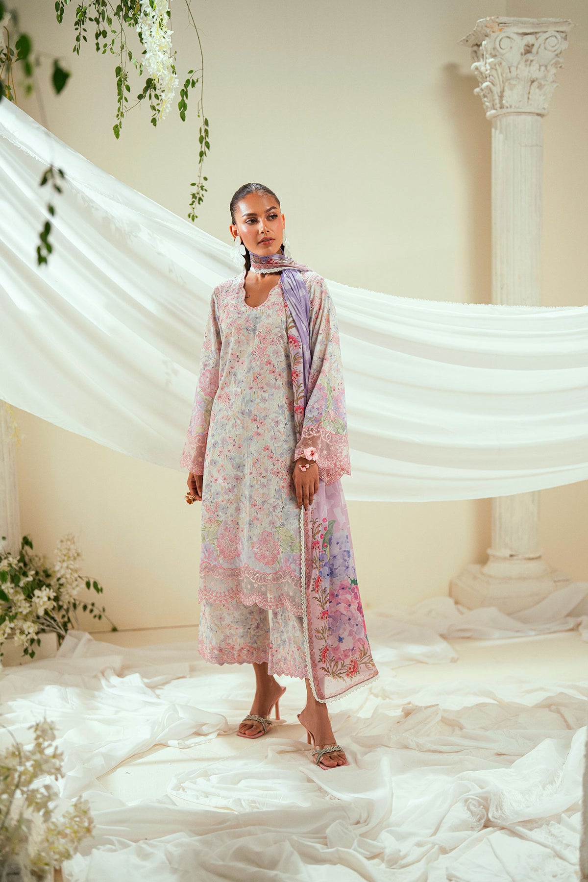 Purple dupatta by Dhanak