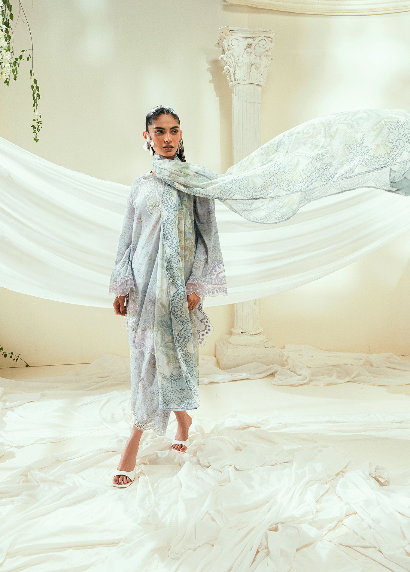 Sky blue dupatta by Dhanak