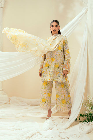 Yellow dupatta by Dhanak
