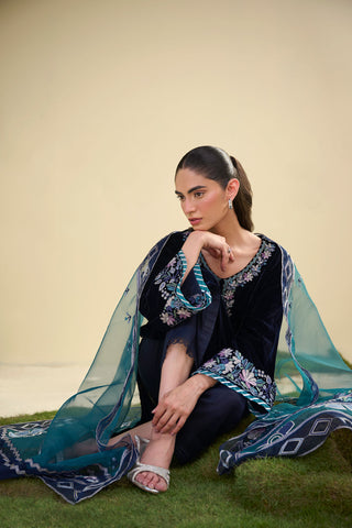 FW25DA-2812 Navy blue velvet kurta with intricate floral embroidery on the neckline and front placket.