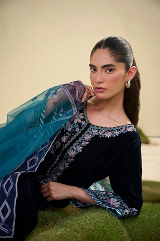 FW25DA-2812 Navy blue velvet kurta with intricate floral embroidery on the neckline and front placket.