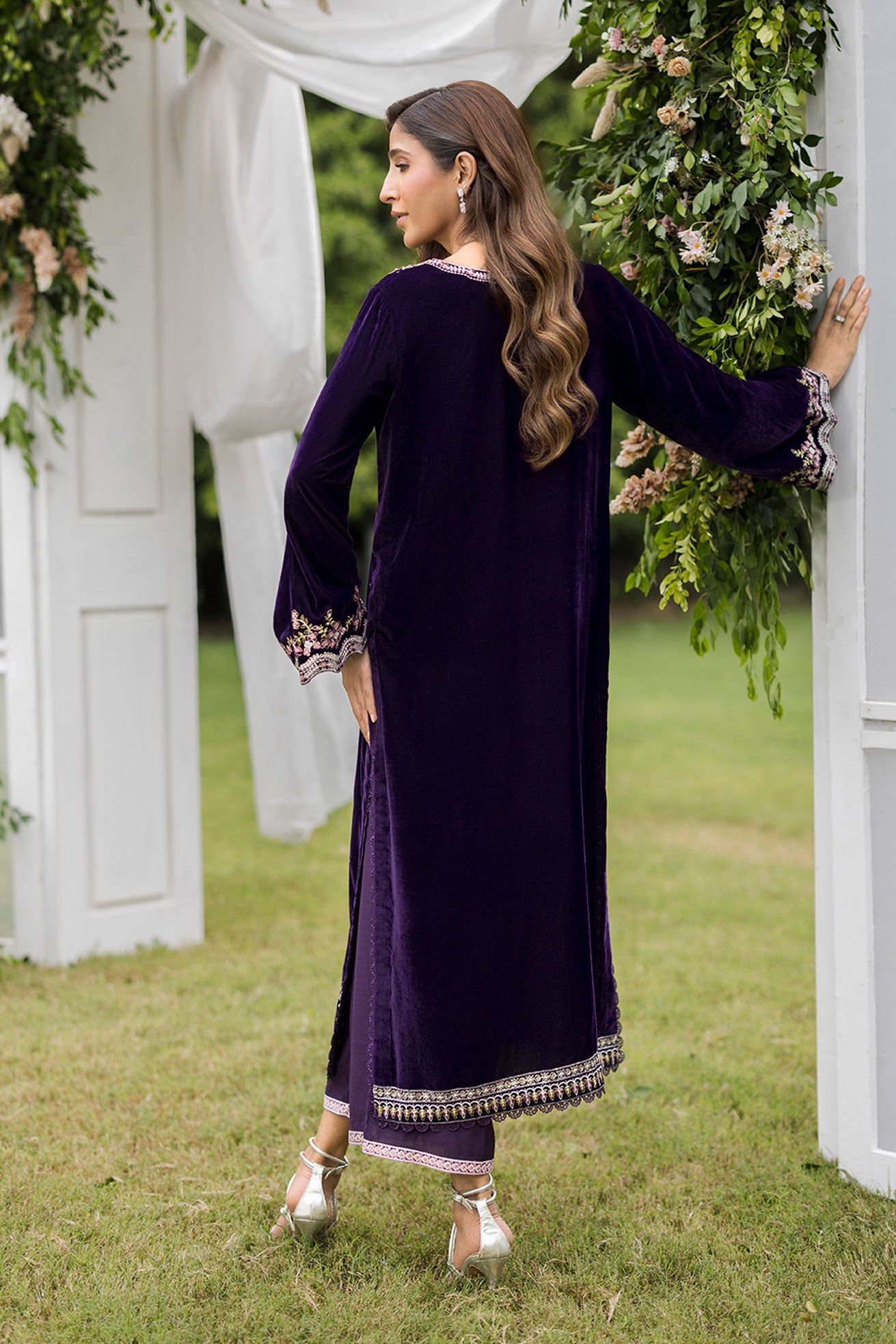 FW25DA-2830 Deep plum velvet shirt with shimmering accents and delicate embroidery on the neckline and flared sleeves