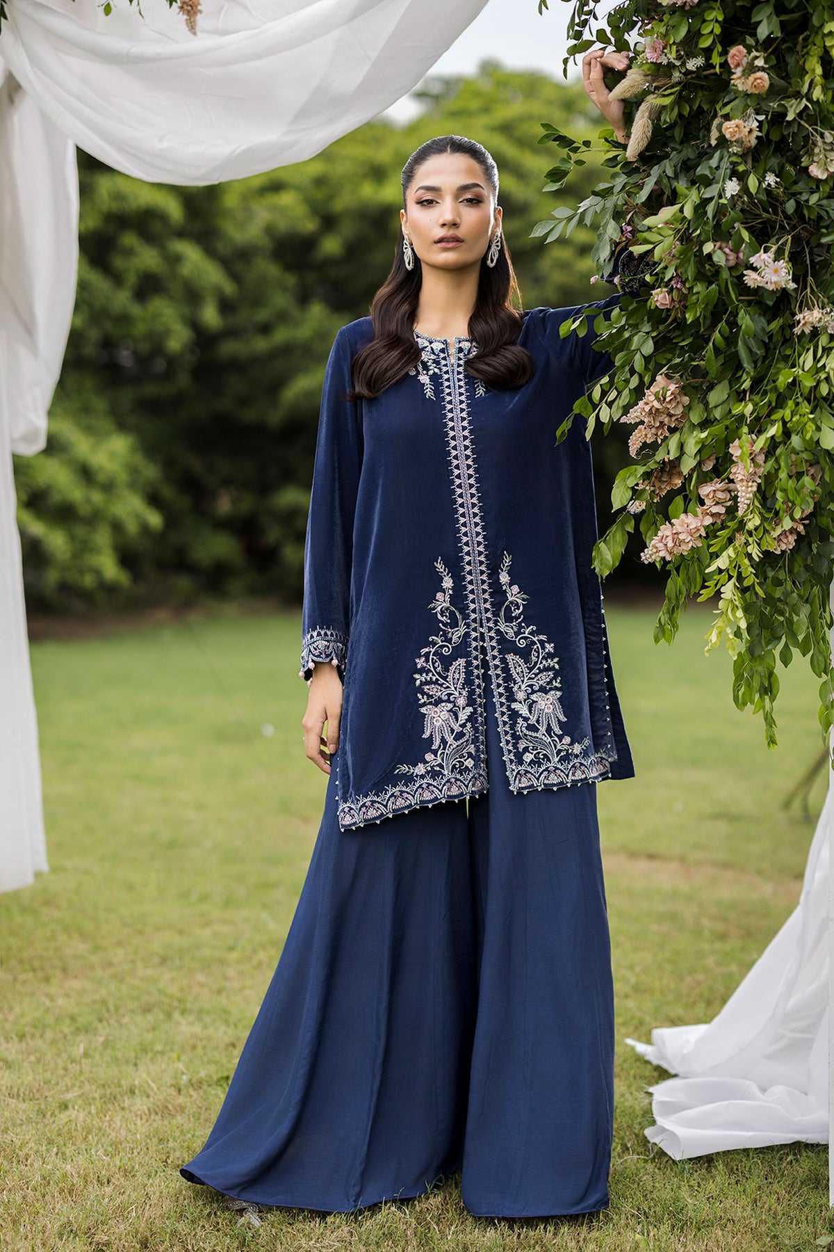 FW25DA-2834 Grey two-piece velvet kurta with ornate embroidery on neckline, sleeves, and hem, paired with flared trousers
