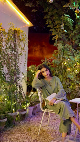 FW25DC-2876 OLIVE GREEN 2PCS  EMBROIDERED KURTA WITH TROUSER