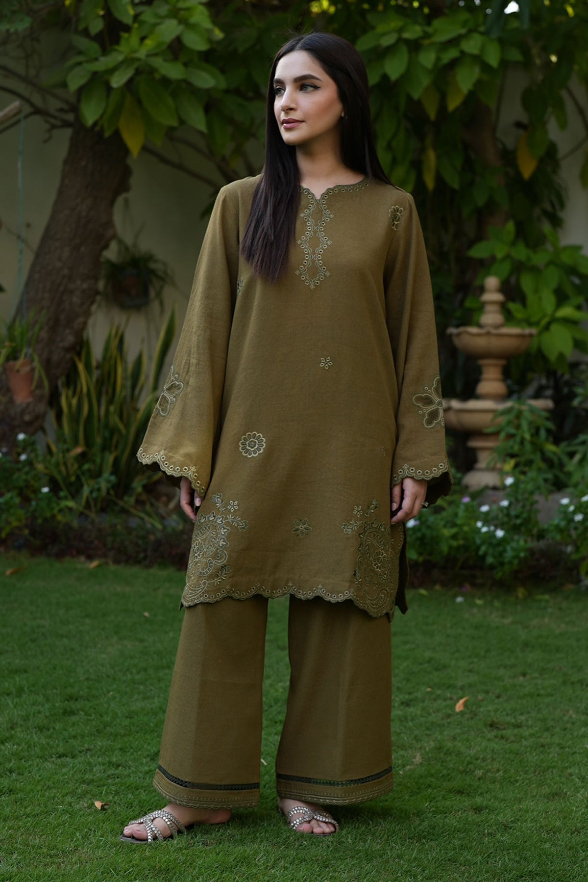 FW25DC-2876 OLIVE GREEN 2PCS  EMBROIDERED KURTA WITH TROUSER