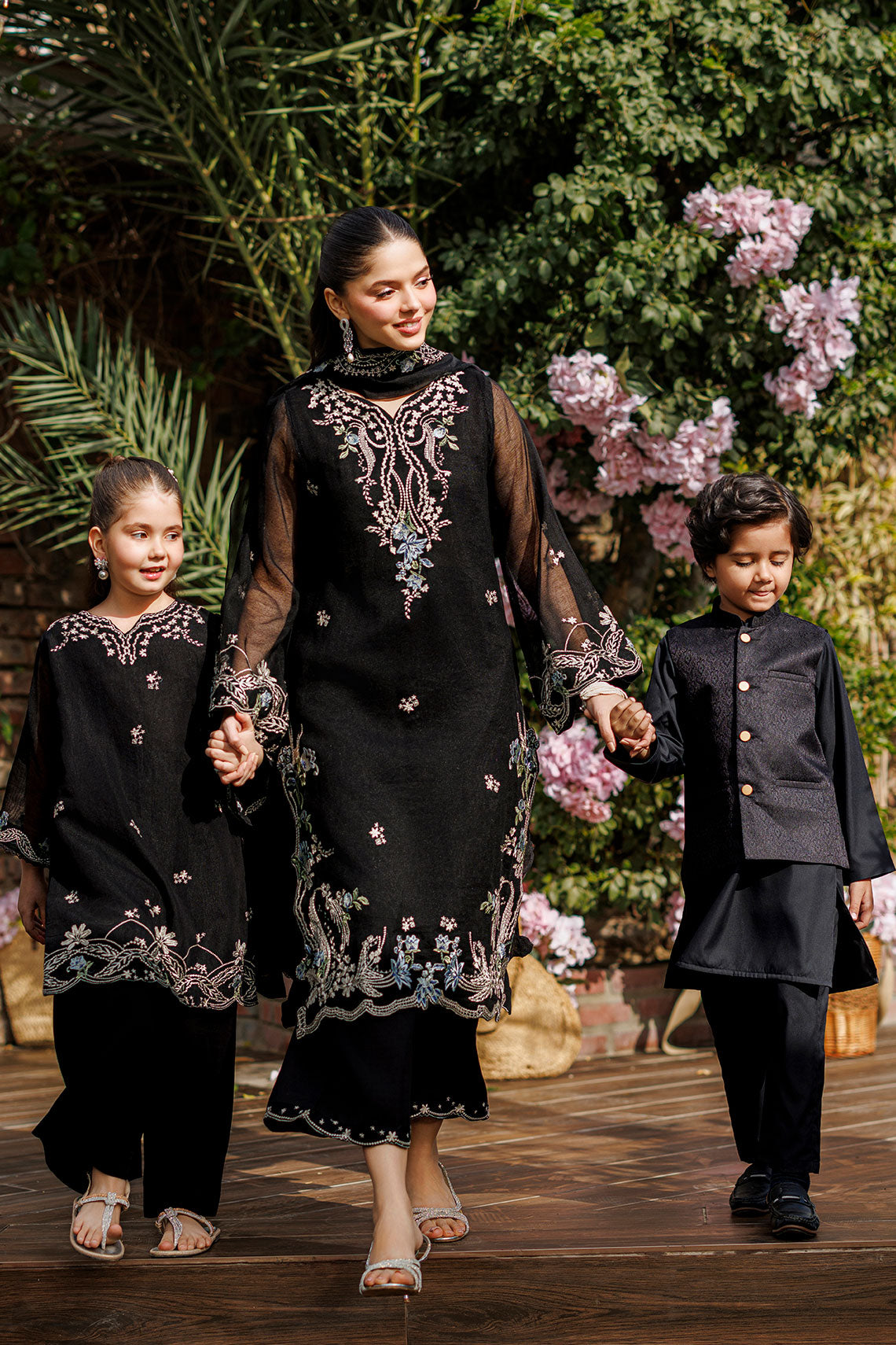SS26DA-2905 BLACK 2PCS  EMBROIDERED KURTA WITH TROUSER