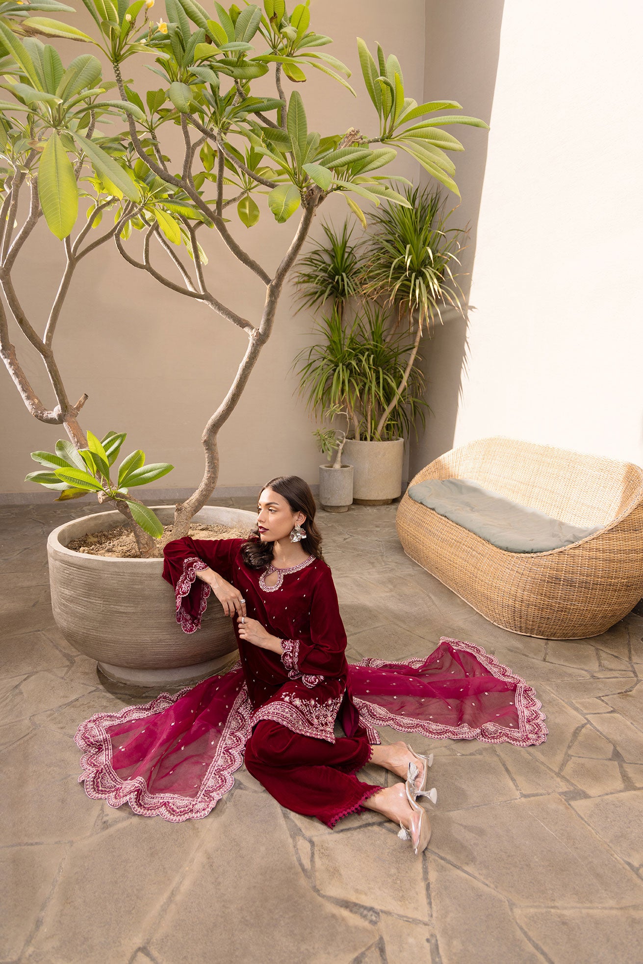 FW24DA-2610   MAROON  2PCS  EMBROIDERED KURTA WITH TROUSER