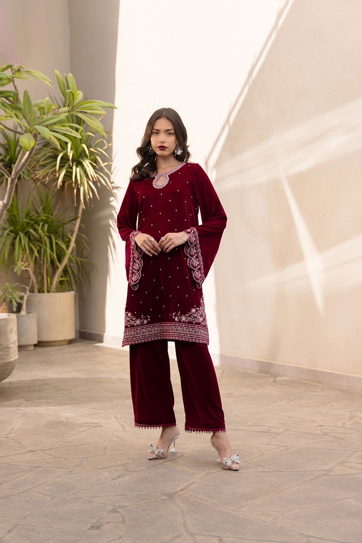 FW24DA-2610   MAROON  2PCS  EMBROIDERED KURTA WITH TROUSER