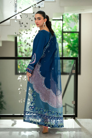 Blue embroidered dupatta by Dhanak