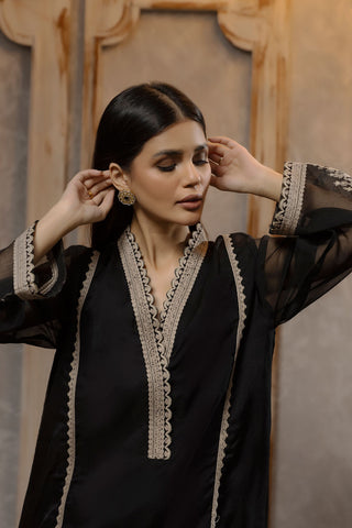 DA-1740 BLACK EMBROIDERED KURTA