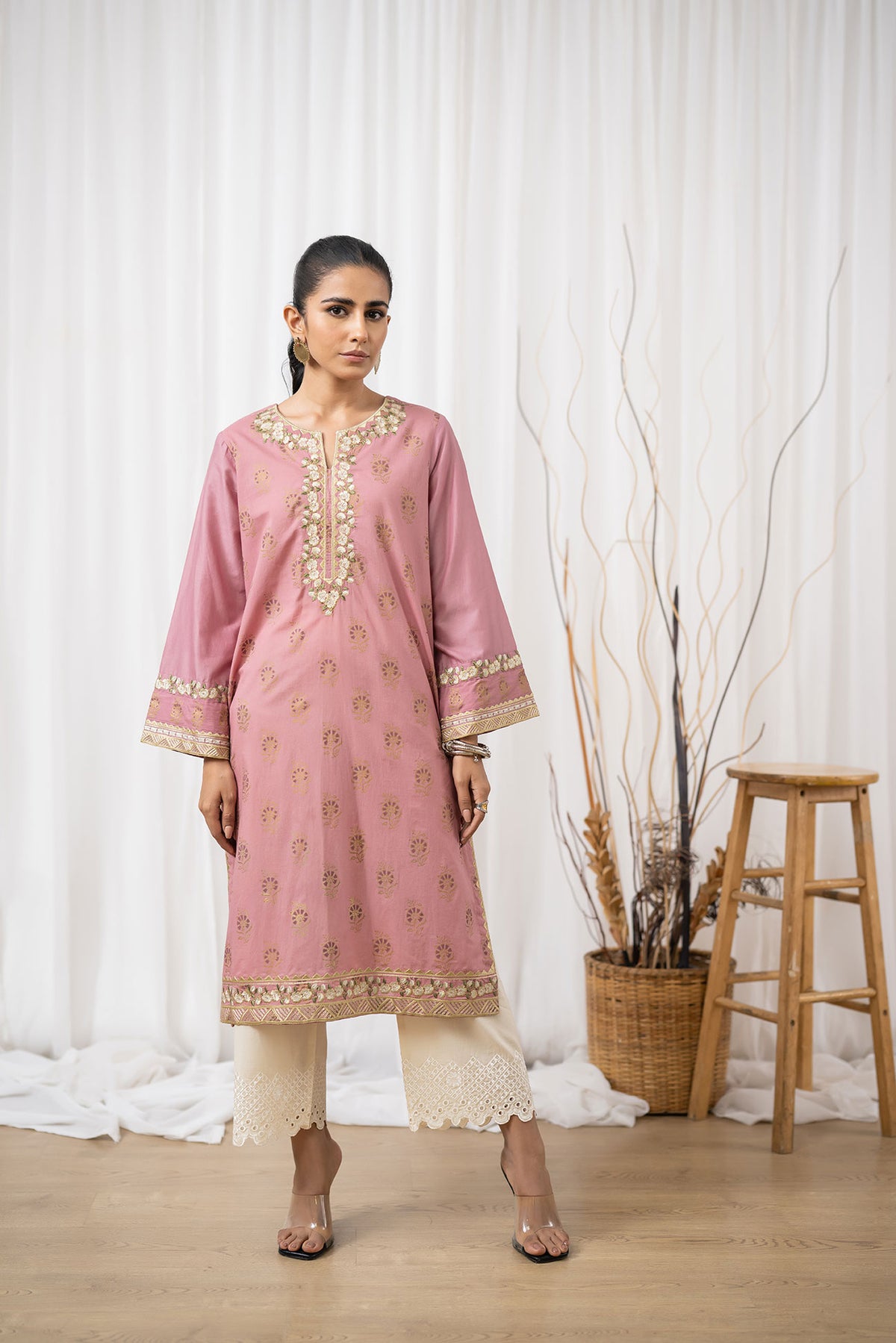 DC-0435 PINK EMBROIDERED KURTA