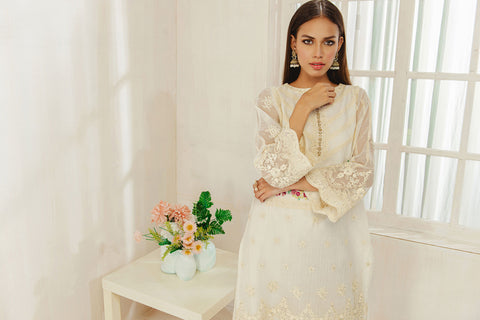 DA-1311 OFF-WHITE EMBROIDERED KURTA