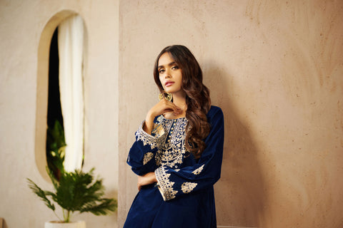 DA-1542 TURQUOISE-BLUE EMBROIDERED KURTA