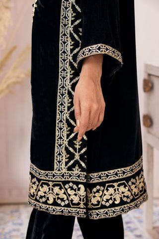 DA-1578 BLACK EMBROIDERED KURTA