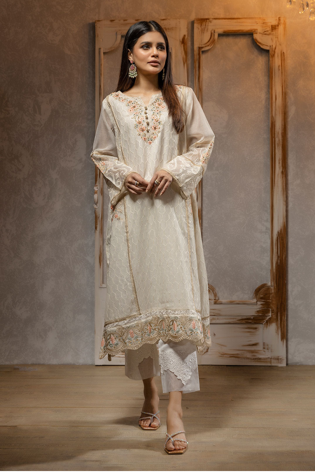 DA-1693 OFF-WHITE EMBROIDERED KURTA