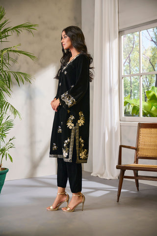 DA-1712 BLACK EMBROIDERED KURTA