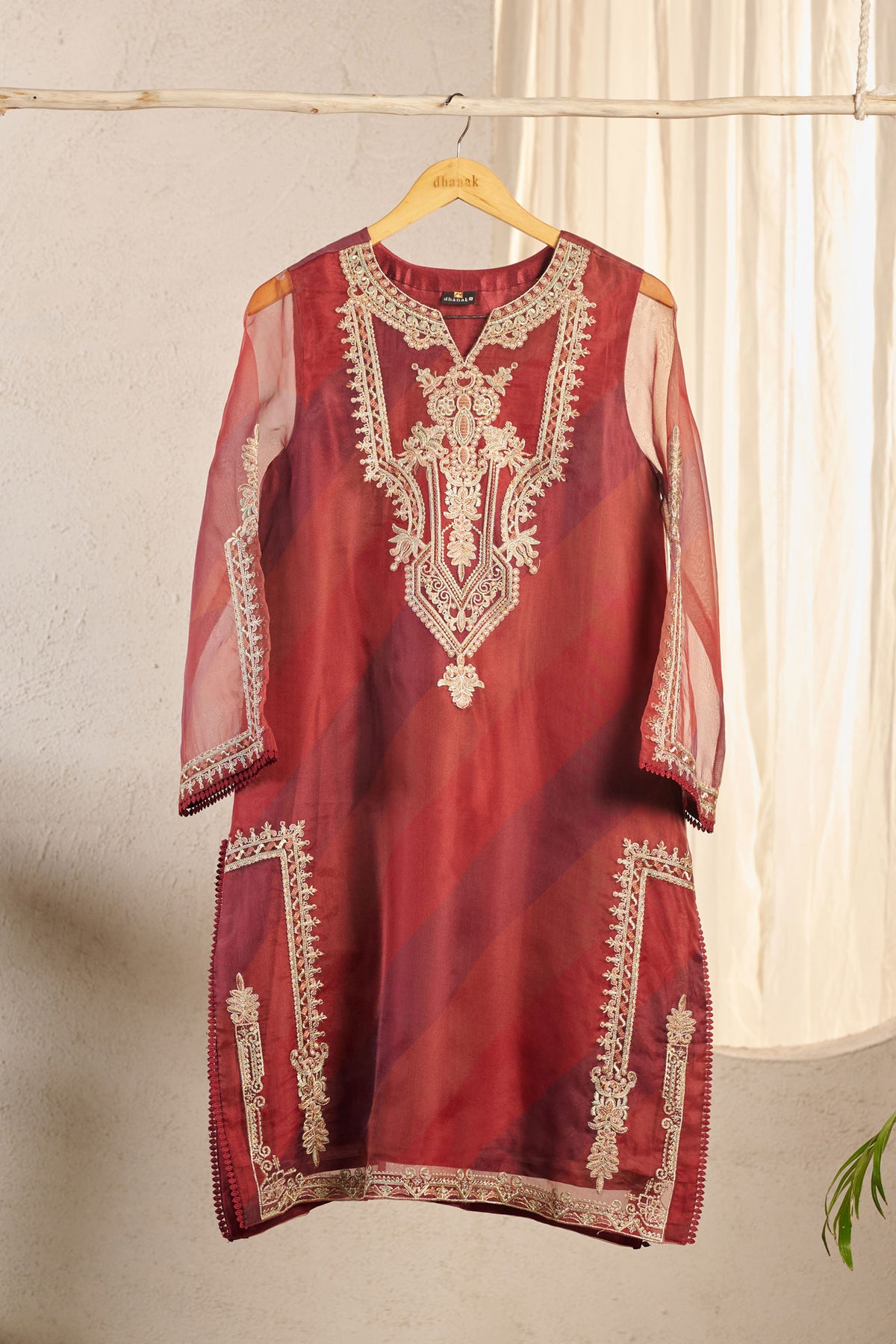 DA-1570 MAROON EMBROIDERED KURTA
